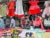 العيد فرحة.. إقبال على شراء مستلزمات العيد فى بنجلاديش 