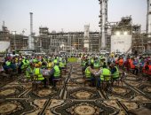 وزير قطاع الأعمال يلتقى محافظ أسوان ويشارك العاملين بشركة "كيما" الإفطار الرمضانى