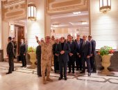 الرئيس السيسى يزور مقام السيدة نفيسة عقب أدائه صلاة الفجر..صور