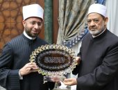 وزير الأوقاف يهنئ الإمام الأكبر بمناسبة مرور 15 عاما على توليه مشيخة الأزهر