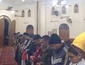 اللهم أعتق رقابنا من النار.. صلاة التهجد فى مسجد النادى بكفر الشيخ (فيديو)