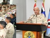 وزير الدفاع يتناول وجبة الإفطار مع مقاتلى المنطقة المركزية وقوات حرس الحدود والمظلات والصاعقة       