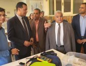 مدير تعليم سوهاج يبحث احتياجات طالبات مدرسة المتفوقين