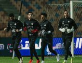 شاهد.. منافسة قوية بين الشناوى وعواد وشوبير فى "وضع الطيران" بالمنتخب