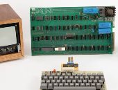 قطعة من تاريخ التكنولوجيا.. بيع كمبيوتر Apple-1 النادر بـ375 ألف دولار في مزاد تاريخي