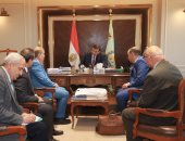 وزير الزراعة يبحث مع رئيس شركة ميفاك زيادة الإنتاجية من اللقاحات البيطرية