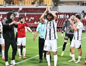 محمد النني أول مصري يتوج بكأس الرابطة الإماراتية ويحقق لقبه الثامن