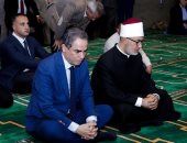 أول بث مباشر من مسجد الإمام الليث بالتليفزيون المصري.. أحمد نعينع يؤم الصلاة بحضور مفتي الجمهورية