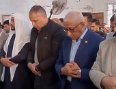 محافظ شمال سيناء يؤدى صلاة العيد فى الشيخ زويد ويهنئ المواطنين