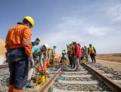 مصر تنضم لقائمة أهم الدول المشغلة للقطارات فائقة السرعة.. تشغيل الخط الأول للقطار السريع قريبا.. الشبكة الجديدة تخدم 60 مدينة مصرية وتربط الموانئ بمناطق الإنتاج.. 3 خطوط تغير خريطة النقل فى مصر.. صور