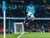 عمر مرموش فى أول ديربي مع مانشستر سيتي أمام يونايتد بالدوري الإنجليزي