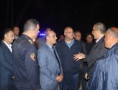 محافظ القليوبية يتوجه لموقع حريق بهيش وبوص بقطعة أرض فضاء بالخانكة