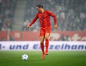 أوجسبورج ضد البايرن.. التعادل 1-1 يحسم الشوط الأول في الدوري الألماني