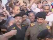 زى النهارده.. صدام حسين يتحدى الغزو الأمريكى بجولة فى وسط بغداد.. فيديو