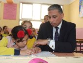 وكيل تعليم الجيزة يطمئن على انتظام الدراسة ويوجه بتفعيل الأنشطة الفنية 