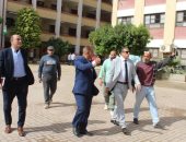 استبعاد مديرة مدرسة وإحالة معلم للشؤون القانونية خلال جولة لمدير تعليم الجيزة