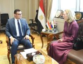 وزير الإسكان يستقبل سفيرة سلوفاكيا لبحث التعاون فى مجال إنشاء المدن الذكية