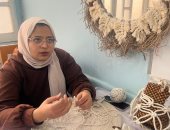 "إيد لوحدها متصقفش".. فتيات جامعيات يطلقن مبادرة كفوف للحرف اليدوية بالفيوم.. ينتجن الحقائب والملابس والحلى.. يسافرون بمنتجاتهن مختلف المحافظات.. والتنمية المحلية تدعمهن من خلال أيادي مصرية.. صور