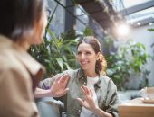 نساء 5 أبراج معروفات باللباقة واللسان الحلو.. القوس عفوية والجوزاء ذكية