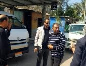 محافظ الإسماعيلية يتابع انتظام العمل بمحطات الوقود ومستودعات الغاز والمواقف