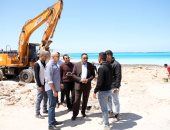محافظ مطروح يتابع تطوير الكورنيش ويوجه بإنهائه قبل المصيف
