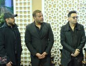 شذى وأحمد زاهر وسامو زين وتامر حسين فى عزاء والدة زوجة رامى صبرى.. صور