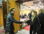 أصالة ودنيا عبد العزيز وبشرى ودينا فؤاد فى عزاء والدة زوجة رامى صبرى.. صور