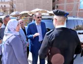 محافظ سوهاج يوجه المرور بتوقيع عقوبة على السائقين المخلفين للتعريفة الجديدة
