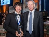 طالب ثانوي يستخدم الذكاء الاصطناعي للكشف عن 1.5 مليون جسم في الفضاء 