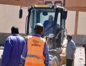 الوحدات المحلية بأسوان تكثف جهود النظافة وتهذيب ورى الأشجار وتجميل الحدائق
