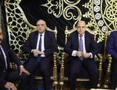 محافظ كفر الشيخ يقدم واجب العزاء فى والدة رئيس مدينة سيدي سالم.. صور