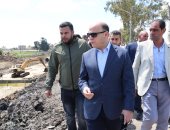 محافظ كفر الشيخ يتفقد ربط طريق دسوق المزدوج الجديد بالطريق الفردى القديم