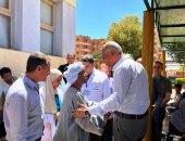 محافظ أسوان يجرى جولة مفاجئة بالمستشفى التخصصى العام