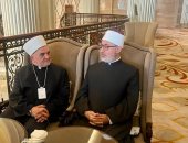 المفتى يلتقى نظيره الصربى بأبو ظبى لبحث تعزيز التعاون ودعم المسلمين فى صربيا