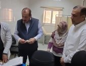 نائب وزير الصحة يجرى زيارة ميدانية لعددٍ من المستشفيات ومنشآت الرعاية الأولية بمحافظة البحيرة