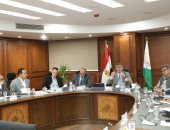 محافظ الجيزة لرؤساء الأحياء والمراكز: كل واحد فيكم محافظ فى مكانه