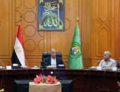 محافظ الإسماعيلية يوجه بتسريع العمل فى ملف تقنين الأراضى
