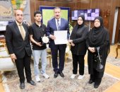محافظ المنوفية يكرم أسرة مدير إدارة الباجور التعليمية الراحل