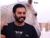 حاتم ستين يكشف قصة "أبو الهول".. أطول حصان في مصر أنقذه من الذبح