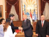 محافظ القاهرة يستقبل وفد شنتشن الصينية لبحث سبل التعاون المشترك