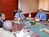 محافظ سوهاج يناقش استغلال أرض سينما أوبرا لإقامة مول تجارى عليها