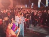 ملك أحمد زاهر تبكى فى حفل زفاف شقيقتها ليلى.. فيديو