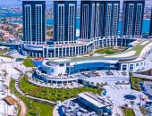 "العلمين الجديدة" وجهة مصيفية سياحية وحضارية.. أصبحت  درة مدن البحر المتوسط.. أرضها شهدت معركة نهاية الحرب العالمية الثانية.. السواعد المصرية حولتها من أرض الألغام لمدينة الأحلام والسياحة والاستثمار.. صور