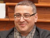 محمد سمير ندا يفوز بالجائزة العالمية للرواية العربية عن "صلاة القلق".. لجنة الجائزة تشيد بلغة الرواية وعالمها.. العمل الفائز تدور أحداثه حول قرية يهزها انفجار.. وسجل الفائزين المصريين يشمل بهاء طاهر ويوسف زيدان