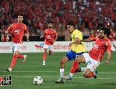 الأهلي على صفيح ساخن بعد توديع أفريقيا والاقتراب من موسم صفرى.. الإدارة تتحمل مسئولية الإبقاء على كولر رغم أخطائه المتكررة.. اجتماع طارئ لمناقشة مصير السويسري.. واتجاه لإقالة الجهاز الفني.. واستمرار محمد شوقي