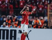 طاهر محمد طاهر يصل للمساهمة التهديفية الرابعة مع الأهلى بدورى الأبطال
