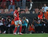 طاهر محمد طاهر يسجل أول أهداف الأهلى بشباك صن داونز فى الدقيقة 23 (فيديو) وصور