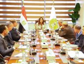 وزيرة التنمية المحلية تتابع تنفيذ مشروعات الخطة الاستثمارية بالمحافظات