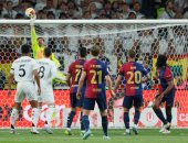 برشلونة ضد الريال.. تشواميني يحرز هدف الملكي الثاني في الدقيقة 77.. صور 