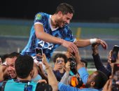 بيراميدز يتغنى برمضان صبحى: بطل يُحمل على الأعناق